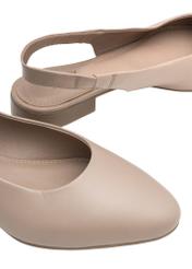 Бежеві жіночі балетки без каблука BUTYD-1246-1B(W26), крупний план виробу на білому фоні.