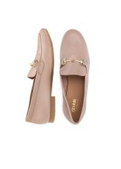 Жіночі шкіряні мокасини брудно-рожевого кольору BUTYD-0916A-5D(W26), вигляд виробу зверху на білому фоні.