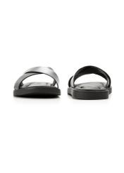 Чоловічі чорні шкіряні шльопанці BUTYM-0536-99(W26), вигляд виробу спереду та ззаду на білому тлі.