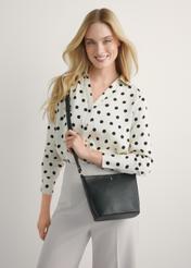 Чорна шкіряна сумка через плече TORES-1280-99(W26), вигляд виробу на силуеті моделі, на світлому фоні.