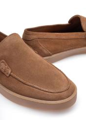 Чоловічі коричневі шкіряні лофери БУТИМ-0499-87(W25)-07