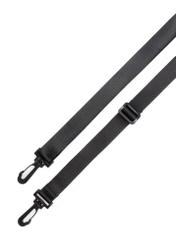 Чоловіча маленька чорна сумка-месенджер TORMN-0399-9J(W26), вигляд виробу з ремінцем на білому фоні.