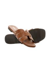 Жіночі шльопанці верблюжого кольору з тасьмою BUTYD-0904D-1D(W26), діагональний вигляд виробу на білому фоні.