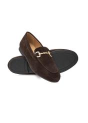 Жіночі замшеві мокасини коричневого кольору BUTYD-1257-1I(W26), діагональний вигляд виробу на білому тлі.