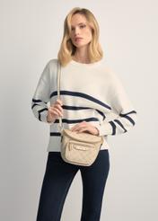 Кремова жіноча поясна сумка з монограмою TOREC-1157-0P(W26), вигляд виробу на силуеті моделі.