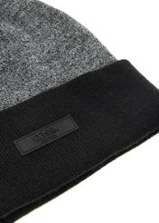 Чоловіча сіра зимова шапка CZADT-0082-95(Z 25), вигляд виробу спереду на білому фоні.