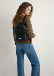 Жіночий рюкзак зі штучної шкіри чорного кольору TOREC-0920-99(W26)