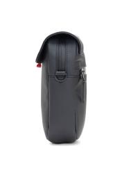 Чоловіча маленька чорна сумка-месенджер TORMN-0399-9J(W26), вигляд виробу збоку на білому фоні.