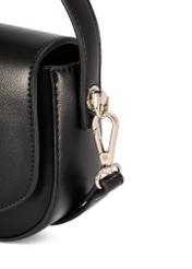 Маленька чорна жіноча сумка-месенджер TOREC-1185-99(W26), крупний план деталі виробу на білому фоні.