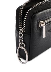 Чорний чоловічий шкіряний гаманець PORMS-0689-9I(W26), крупний план деталей виробу на білому тлі.