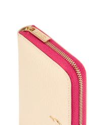 Середній жіночий шкіряний гаманець PORES-0981-0P(W26), крупний план деталі виробу на білому фоні.