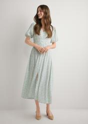 Довга сукня з шавлієвим квітковим принтом SUKDT-0191-8P(W26), вигляд виробу спереду на моделі. Видно все тіло.