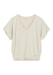 Світло-бежева жіноча блузка BLUDT-0202-1A(W26), вигляд виробу спереду на білому фоні.