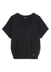 Чорна жіноча блузка BLUDT-0202-99(W26), вигляд виробу спереду на білому фоні.