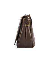 Коричнева шкіряна жіноча сумка-месенджер TORES-1253-1I(W26), вигляд виробу збоку на білому фоні.