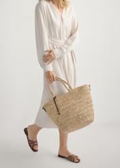 Жіночі шльопанці кольору верблюжої шкіри з прострочкою BUTYD-1223-1D(W26), вигляд виробу збоку на ногах моделі.