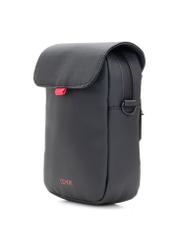 Чоловіча маленька чорна сумка-месенджер TORMN-0399-9J(W26), діагональний вигляд виробу на білому фоні.