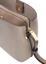 Бежева маленька жіноча сумочка TOREC-0768-1B(W26), крупний план деталі виробу на білому фоні.