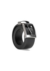 Чоловічий чорний шкіряний ремінь PASMS-0163-9P(W26), діагональний вигляд виробу на білому фоні.