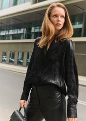 Чорна жіноча сорочка з тваринним принтом KOSDT-0174-51(Z25)