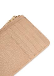 Бежевий маленький шкіряний жіночий гаманець PORES-0978R-1B(W26), крупний план деталі виробу на білому фоні.