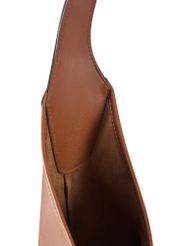 Велика жіноча сумка коньячного кольору TOREC-1199-1F(W26), крупний план деталі на білому фоні.