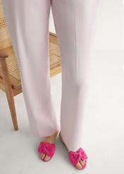 Жіночі замшеві шльопанці кольору фуксії BUTYD-1237-5E(W26), вигляд виробу спереду на ногах моделі.