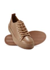 Жіночі шкіряні кросівки холодного бежевого кольору BUTYD-1062-1K(W26), діагональний вигляд виробу на білому фоні.