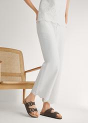 Жіночі темно-коричневі шкіряні шльопанці BUTYD-1158-1I(W26), вигляд виробу збоку на ногах моделі.