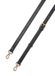 Чорна жіноча сумка зі штучної шкіри TOREC-1143-99(W26), ремінець виробу на білому фоні.