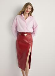 Світло-рожева бавовняна жіноча сорочка KOSDT-0181-5A(W26), вигляд виробу спереду на моделі. Видно половину силуету.