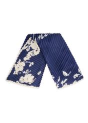 Синій жіночий шарф з логотипом SZADT-0192-7P(W26), вигляд складеного виробу на білому фоні.