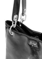 Чорна велика жіноча сумка TOREC-0998-9F(W26), крупний план деталі виробу на білому фоні.