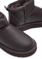 Коричневі шкіряні жіночі снігові чоботи BUTYD-1219-89(Z25), крупний план деталі виробу на білому фоні.