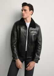 Чоловіча шкіряна дублянка KOZMS-0023-3188(Z25), вигляд виробу спереду на моделі. Видно половину силуету.