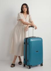 Велика валіза на колесах WALPC-0014-7B-28(W26), діагональний вигляд виробу поруч із силуетом моделі.