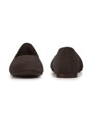 Жіночі замшеві балетки коричневого кольору BUTYD-1247-1I(W26), вигляд виробу спереду та ззаду на білому фоні.