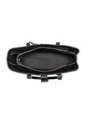Czarna torebka damska z monogramem TOREC-0831-99(Z23)-05