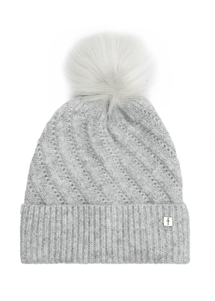 Сіра жіноча шапка з помпоном CZADT-0219-91(Z25), вигляд виробу спереду на білому тлі.