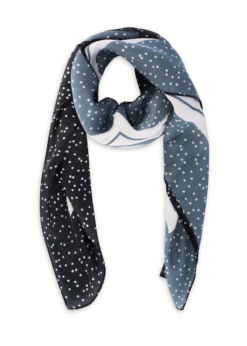 Чорний жіночий шарф з логотипом SZADT-0192-9P(W26), вигляд виробу спереду на білому тлі.