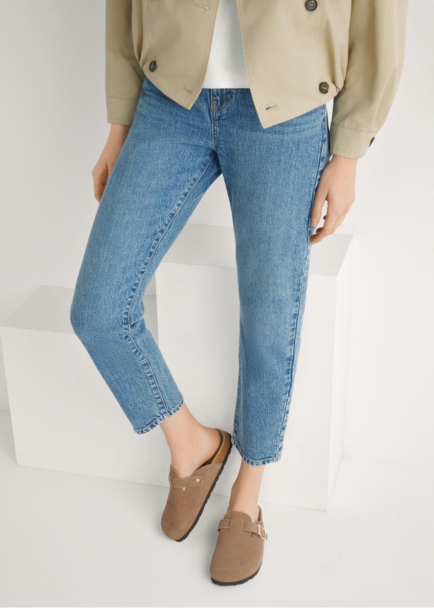 Zamszowe klapki damskie w kolorze camelowym BUTYD-1267-1D(W26)