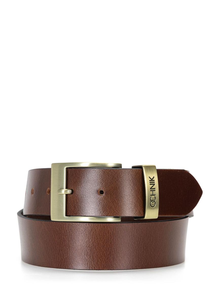 Чоловічий шкіряний ремінь коричневого кольору PASMS-0127-1I(W26), вигляд виробу спереду на білому тлі.