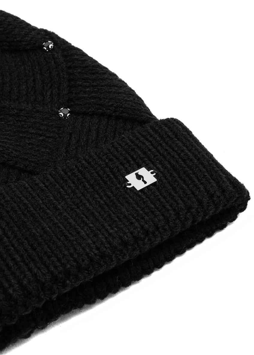 Czarna czapka damska z dżetami CZADT-0213-99(Z25)