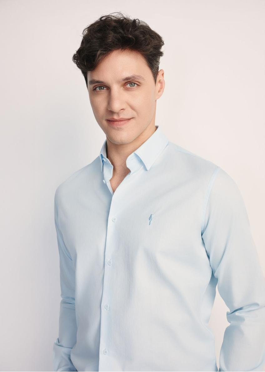 Блакитна чоловіча сорочка KOSMT-0351-7A(W26)