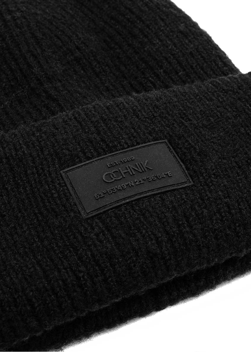 Czarna czapka męska CZAMT-0070A-99(Z25)