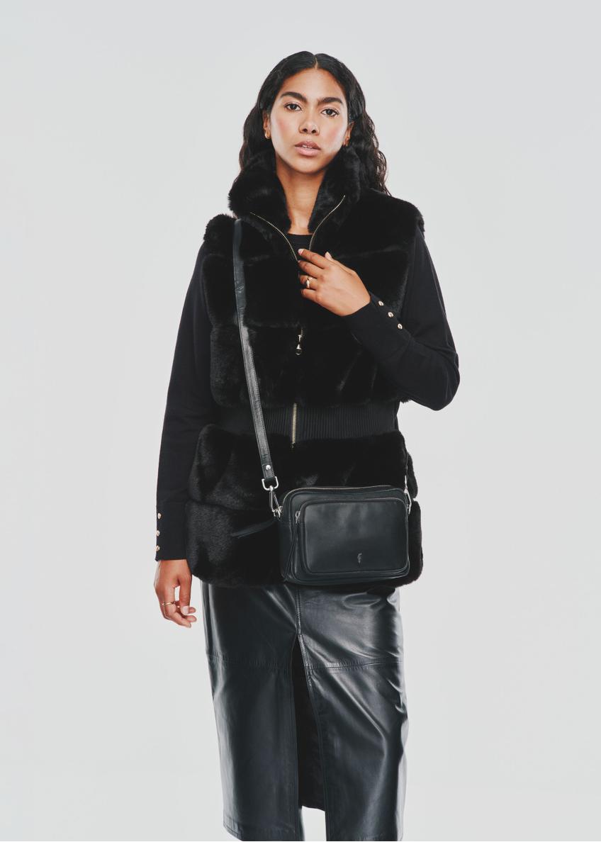 Мала чорна шкіряна жіноча сумка TORES-1023A-99(Z25)