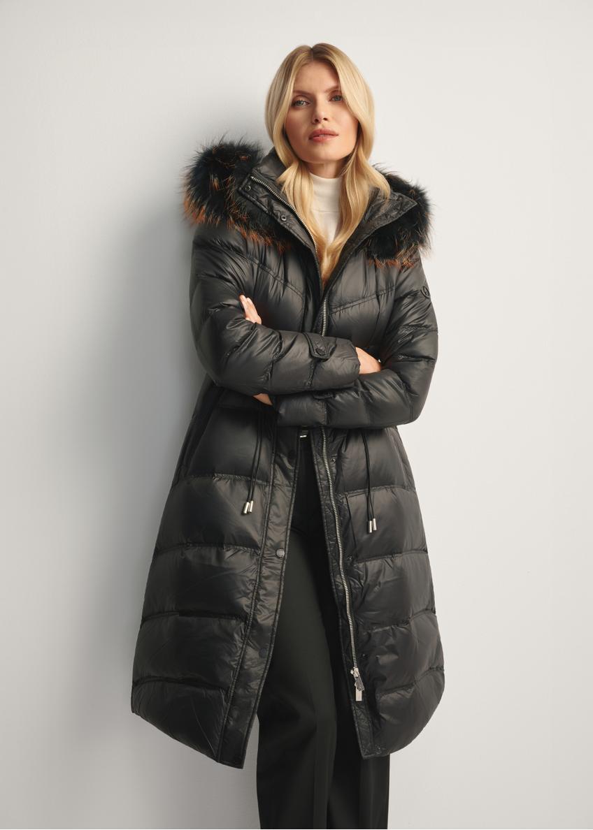 Чорна зимова жіноча куртка з натуральним хутром KURDT-0618-99(Z25)