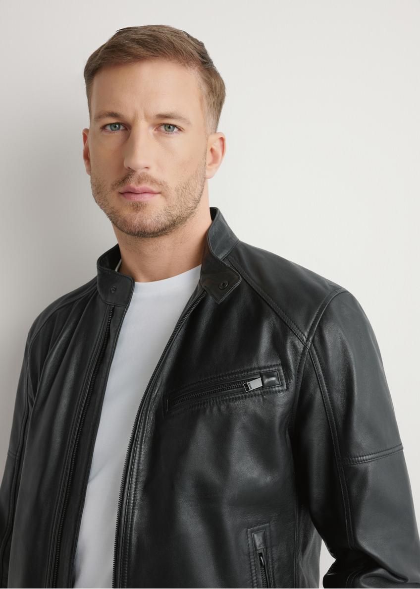 Чоловіча чорна шкіряна куртка KURMS-0400-99(W26)