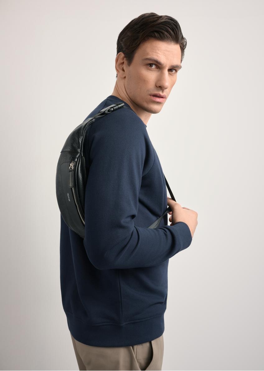 Czarna skórzana nerka męska z logo TORMS-0295A-99(Z25)