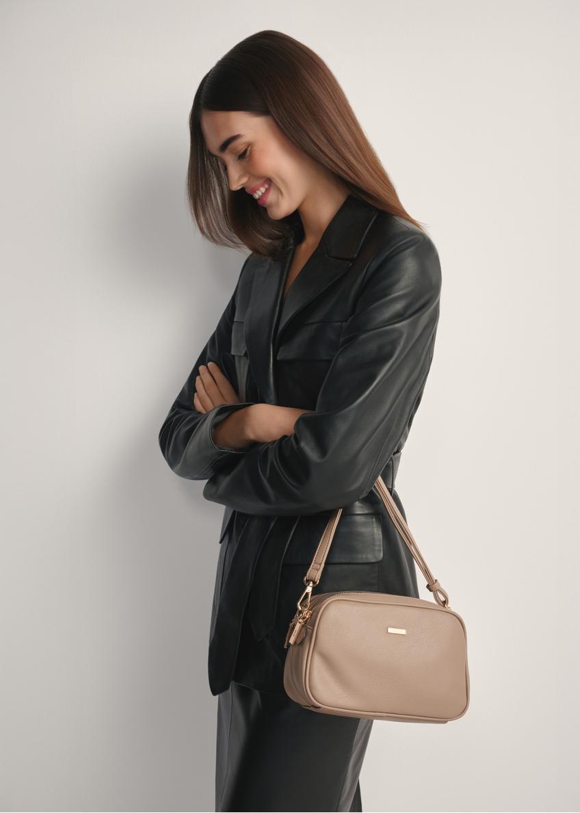 Beżowa średnia torebka damska TOREC-1121-1D(W26)